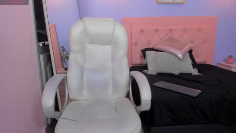 Hanna  online show from May 8, 4:29 am