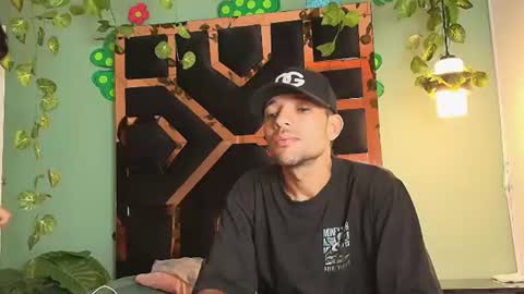 HANNA Y SEBAS online show from June 23, 12:36 pm