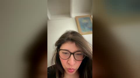 Hannaa online show from April 10, 5:50 pm