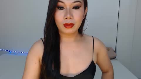 Hannah online show from March 12, 5:02 am