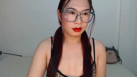 Hannah online show from September 22, 1:29 am