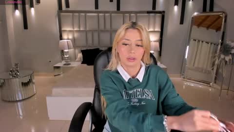  Hanna Connor  online show from April 5, 11:24 pm