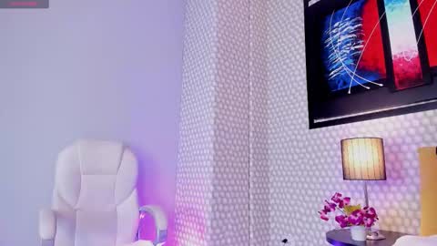 Snapshot of hannadowling_gh chatting on October 2, 3:13 am Hanna online show from October 2, 3:13 am