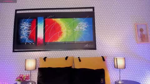 Snapshot of hannadowling_gh chatting on October 9, 3:15 am Hanna online show from October 9, 3:15 am