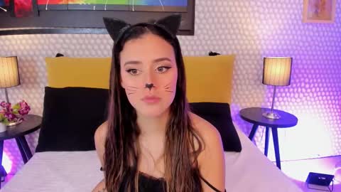 Snapshot of hannadowling_gh chatting on October 31, 4:02 am Hanna online show from October 31, 4:02 am