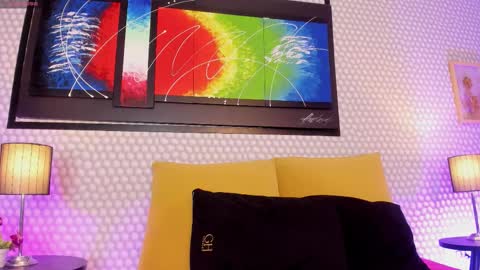 Snapshot of hannadowling_gh chatting on November 29, 3:31 am Hanna online show from November 29, 3:31 am