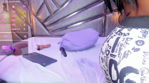 hannagatess1 online show from September 24, 2:15 am