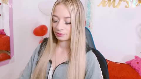 Hannah 027 online show from September 13, 11:43 am