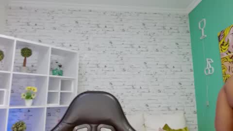 Hannah  online show from November 23, 11:21 am