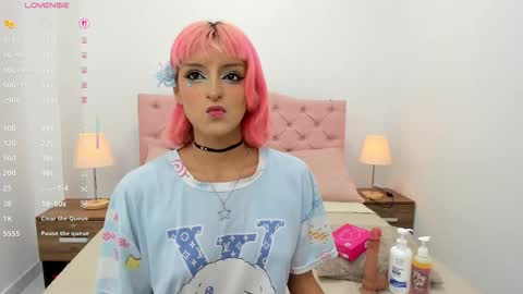 Hannah online show from March 15, 7:31 pm