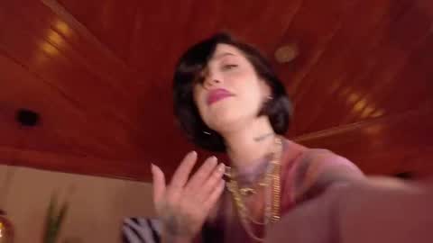 Snapshot of hannah_borbon_ chatting on October 8, 8:17 pm Hannah  online show from October 8, 8:17 pm