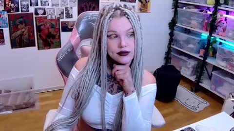 Hannah online show from October 20, 11:27 pm