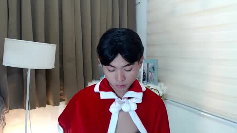 Alex online show from December 3, 8:28 pm