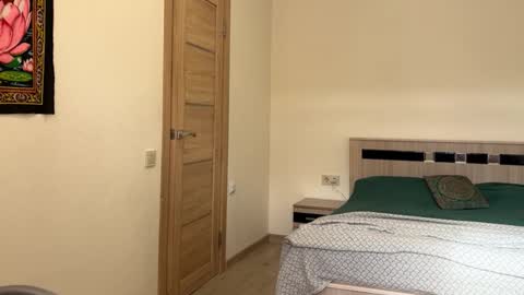 Snapshot of hannah_levis_ chatting on February 12, 7:47 am hannah levis online show from February 12, 7:47 am