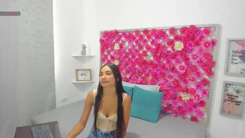 Snapshot of hannah_miller_1 chatting on September 27, 7:19 pm Hannah Miller online show from September 27, 7:19 pm