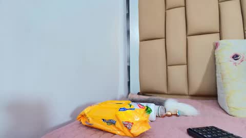 hannah_teehn online show from November 29, 7:06 pm