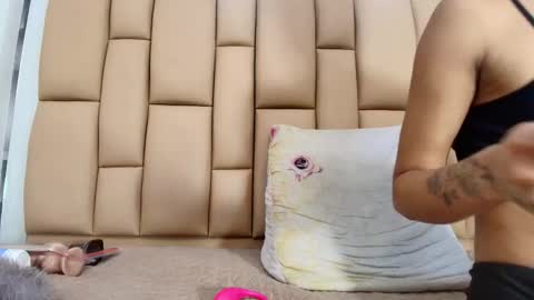 hannah_teehn online show from December 20, 7:10 pm