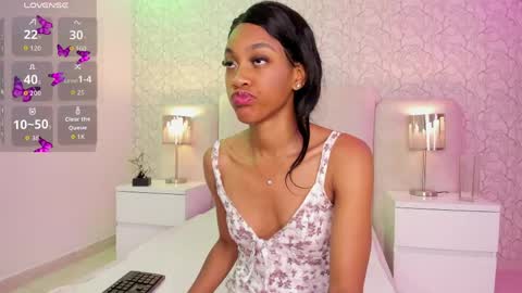 Snapshot of hannah_willian chatting on May 5, 11:29 am online show from May 5, 11:29 am