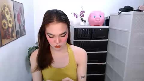 HANNAH online show from April 30, 1:45 am