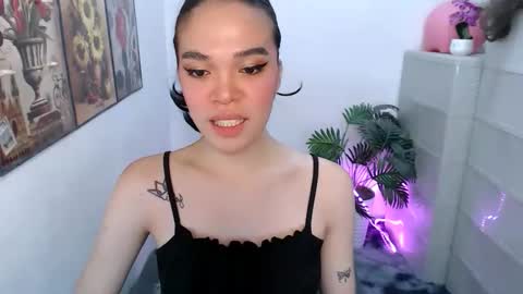 HANNAH online show from May 4, 12:50 am