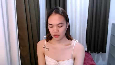 HANNAH online show from May 26, 3:24 am