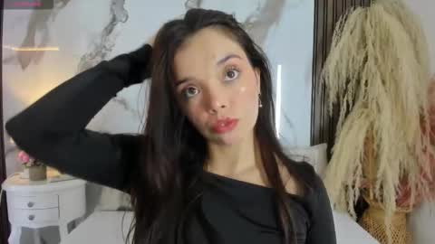 Hannahill69 online show from December 20, 5:14 am