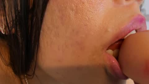 Hannahill69 online show from April 11, 7:45 am