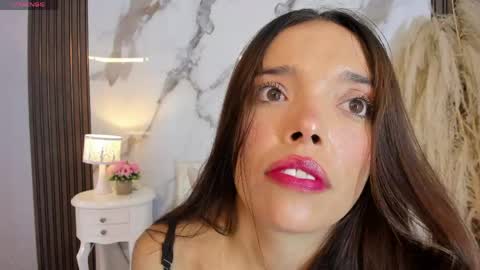 Hannahill69 online show from April 22, 4:59 am