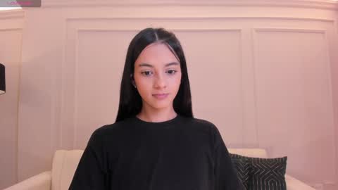 Snapshot of hannahjamesx chatting on December 7, 6:37 pm HANNAH J online show from December 7, 6:37 pm