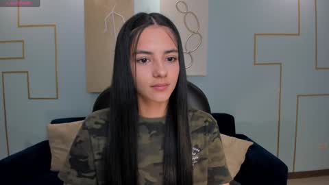 Snapshot of hannahjamesx chatting on December 17, 6:53 pm HANNAH J online show from December 17, 6:53 pm