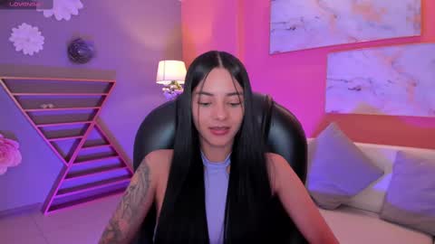 Snapshot of hannahjamesx chatting on February 18, 10:25 pm HANNAH J online show from February 18, 10:25 pm