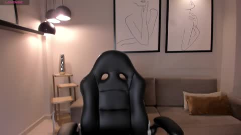 Snapshot of hannahjamesx chatting on March 3, 5:39 pm HANNAH J online show from March 3, 5:39 pm