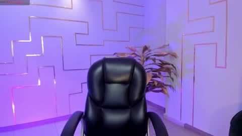 Snapshot of hannahjamesx chatting on September 15, 6:08 pm HANNAH J online show from September 15, 6:08 pm