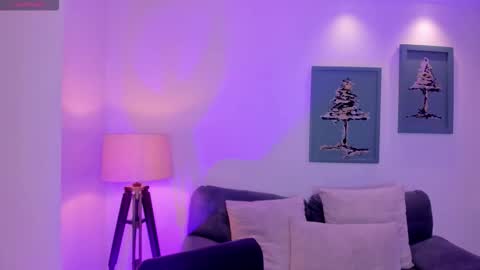 HANNAH J online show from December 22, 7:22 pm