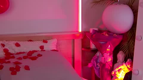 Pearl online show from February 15, 12:36 pm