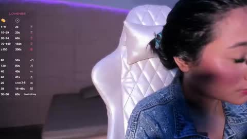 hannahmonttgomery  Help me reach 100 Hands up online show from February 21, 4:41 pm