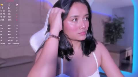 hannahmonttgomery  Help me reach 100 Hands up online show from March 9, 4:33 pm