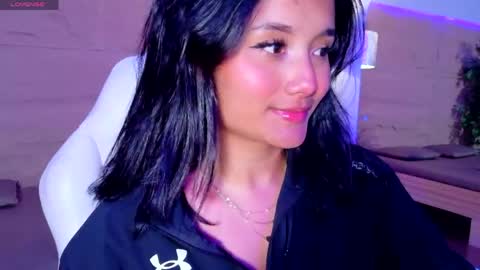 hannahmonttgomery  Help me reach 100 Hands up online show from April 29, 4:11 pm