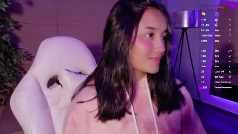 Snapshot of hannahmonttgomery chatting on June 17, 4:30 pm hannahmonttgomery Help me reach 100 Hands up online show from June 17, 4:30 pm