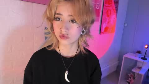 Hannah online show from October 17, 11:24 am