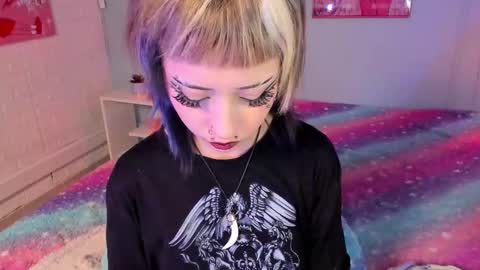 Hannah online show from December 1, 11:59 am