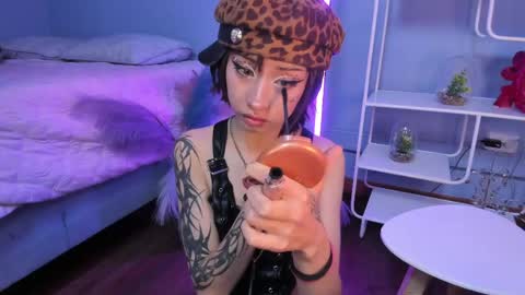 Hannah online show from April 24, 12:29 pm