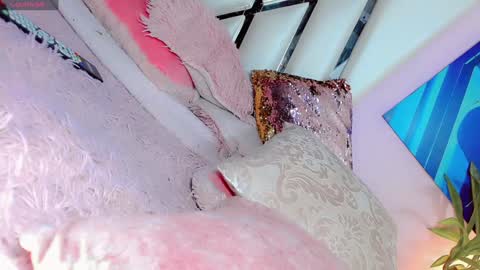 hannahsmit_ online show from January 28, 8:14 am