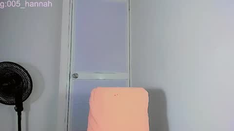 hannahsmit_ online show from October 14, 9:32 am