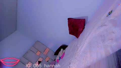 hannahsmit_ online show from December 15, 11:47 am