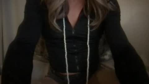 hannahsometimes694u online show from April 26, 8:45 am