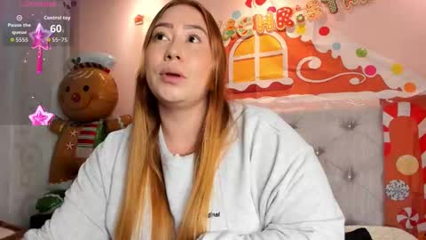 hannamartinn_ online show from December 2, 2:17 am