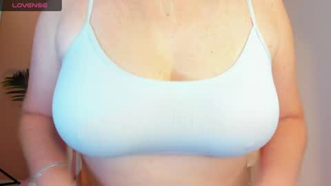 Hanna Miller  online show from July 3, 12:55 pm