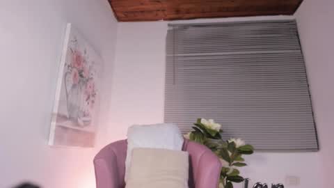 hannamin online show from March 8, 1:04 pm