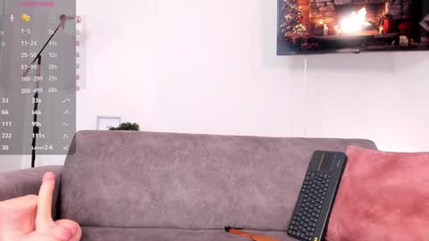 Hanna Os online show from December 17, 3:17 pm